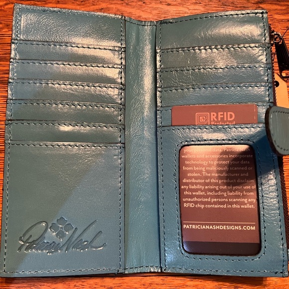Patricia Nash Nazari Wallet - Picture 8 of 9